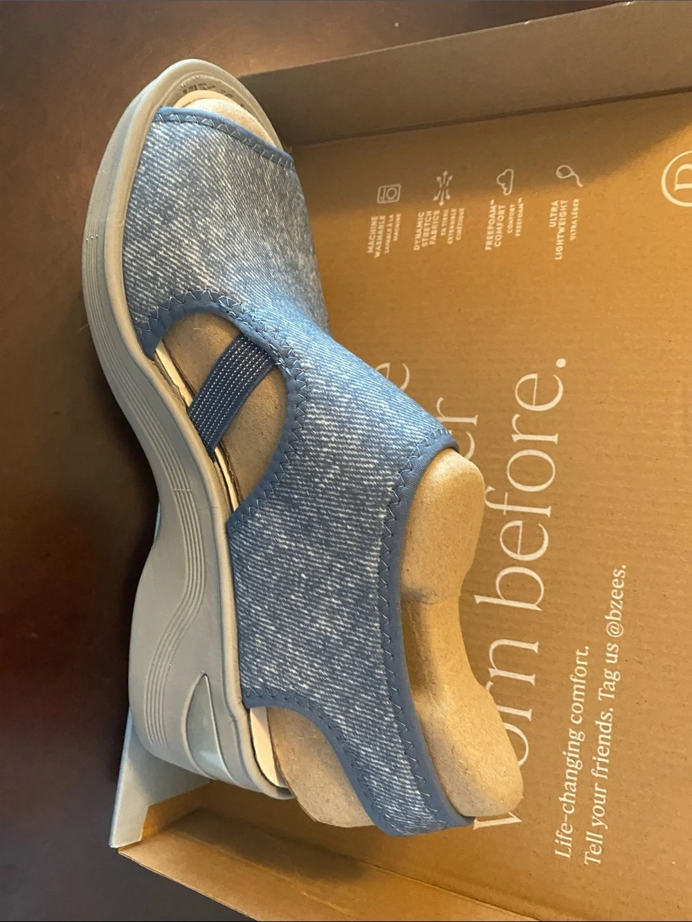 BZEES Dream Denim  8 wide blue  wedge sandal boxed  new